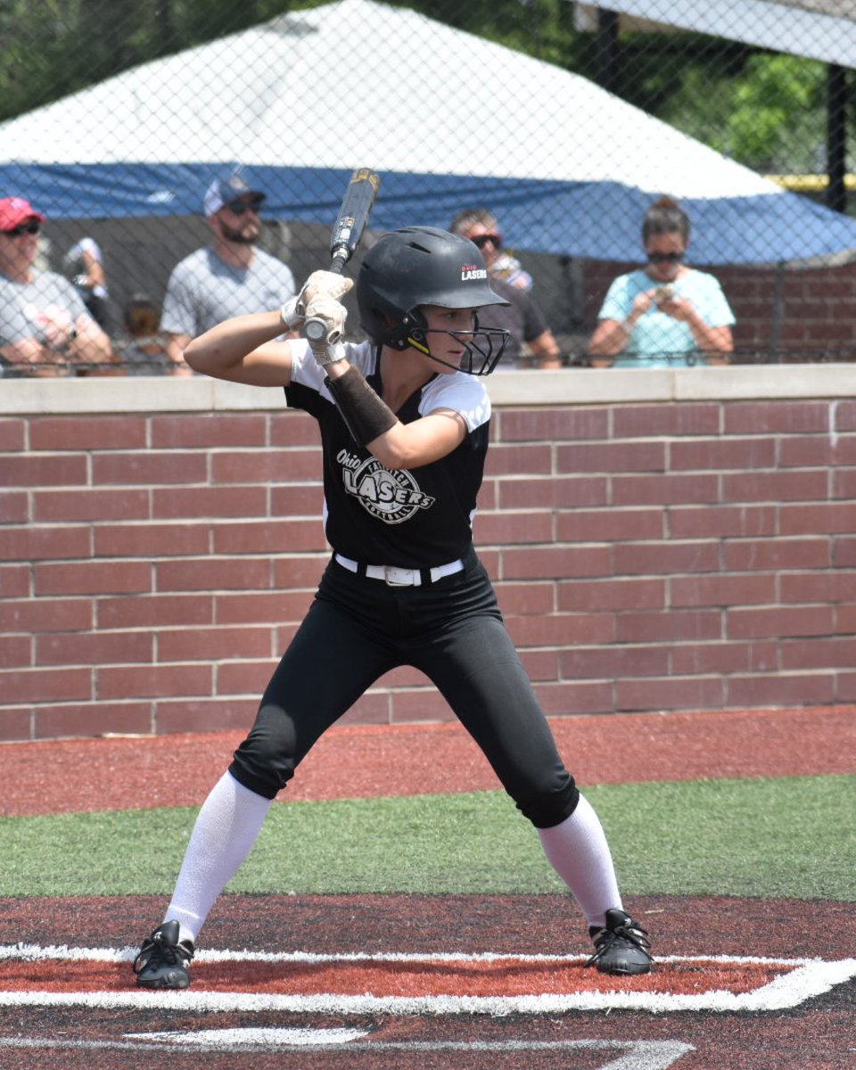 These girls went 5-1-1 at the Great Lakes Firecracker Showcase this past weekend losing in bracket play to a tough Finesse team. On to the Stingrays Showcase! Excited for their future!