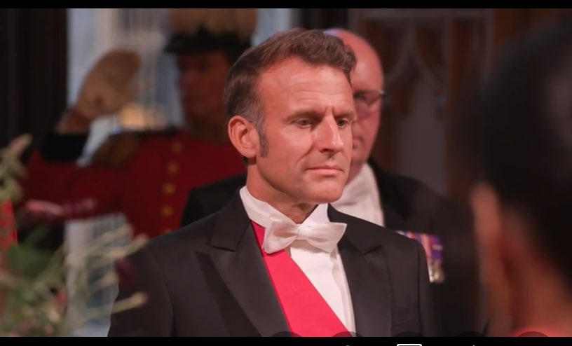 📣🇫🇷MacronardsFM🇮🇱 📻📣📻🏳🌈🇻🇪 (@macronardsfm) on Twitter photo Moment volé, émotion maximum du patron <a href="/EmmanuelMacron/">Emmanuel Macron</a> pendant que les cordes jouent La Marseillaise au debut du dîner d’Etat donne en son honneur et celui de Brigitte ! Cette émotion 🫶🏻❤️🫶🏻 Moment volé, émotion maximum du patron <a href="/EmmanuelMacron/">Emmanuel Macron</a> pendant que les cordes jouent La Marseillaise au debut du dîner d’Etat donne en son honneur et celui de Brigitte ! Cette émotion 🫶🏻❤️🫶🏻