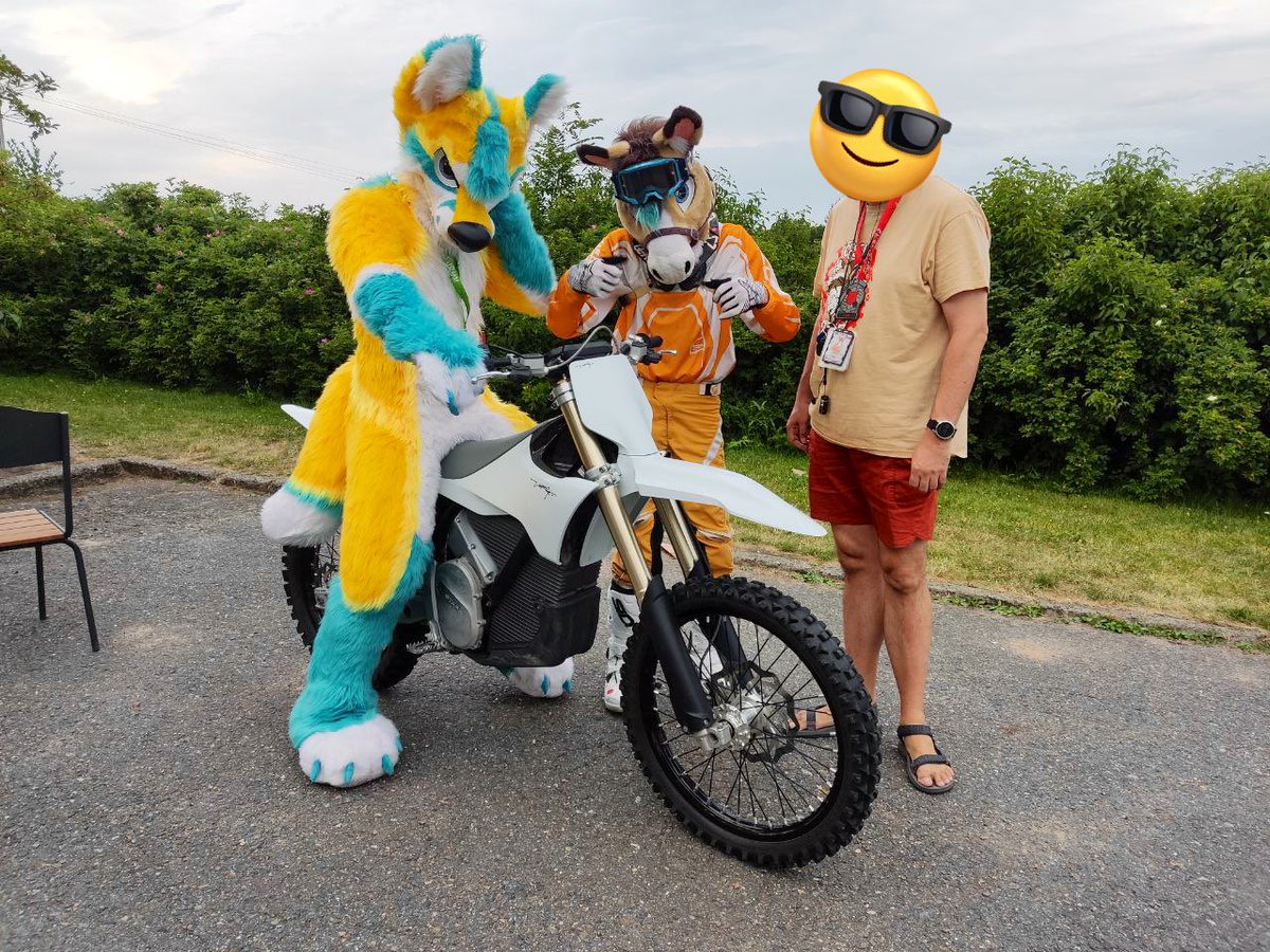 How do I turn this on
📸 <a href="/OggyOsbourne/">Oggy123🦊OggyTheFox</a>