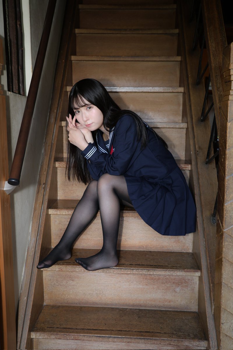 #涼白ましろ さん　( <a href="/chocolumi_mashi/">涼白 ましろ໒꒱ 制服被写体🐾</a> )
#すずしろーる　
#コットン撮影会 (<a href="/Cotton_Photo_/">コットン撮影会☁モデル募集中</a>  )  
萌え可愛いお嬢さん🐒
古民家の階段に制服、可愛さマシマシ