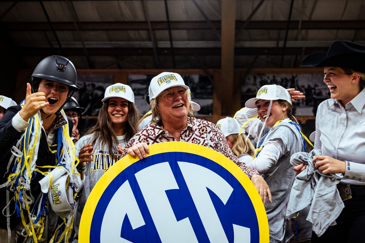 Gamecock Equestrian (@gamecockeq) on Twitter photo Set those DVRs or alarms!!
We're reliving the SEC Championship bright and early for our takeover of <a href="/SECNetwork/">SEC Network</a> tomorrow!๐คฉ Set those DVRs or alarms!!
We're reliving the SEC Championship bright and early for our takeover of <a href="/SECNetwork/">SEC Network</a> tomorrow!๐คฉ