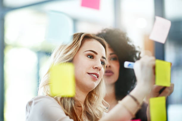 InRShoes's tweet image. ❓ What do you want? Great managers will ask their people to write each goal down to get to know them.
Your value as a manager isn’t about having all the answers — it’s about asking better questions.
👉 Are you asking your people what they want & need now?
#managerDevelopment