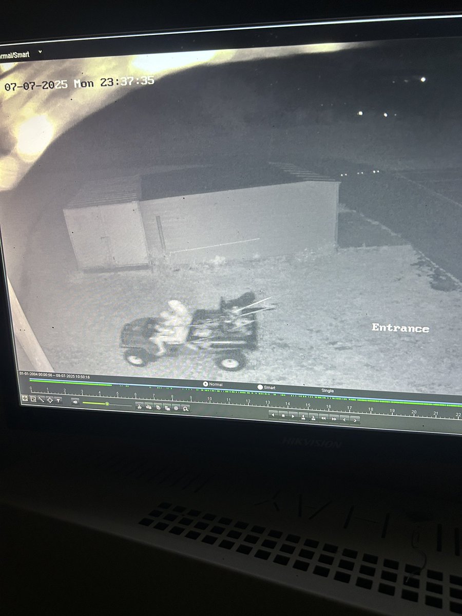What a day🤬we got broken into last night and stole our gator and all of hand tools. So can everybody keep the eyes out and  DM us  if you see it being sold any we’re
