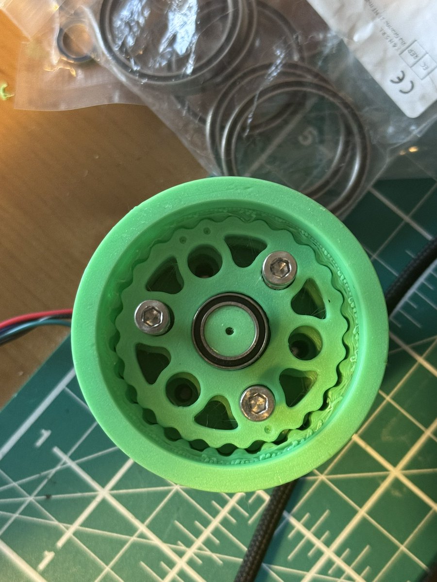 Conor96walsh's tweet image. 26:1 Cycloidal from @SweepDynamics up and running today ✅  must get printed in nylon next, then build 5 more for a 6 DOF arm