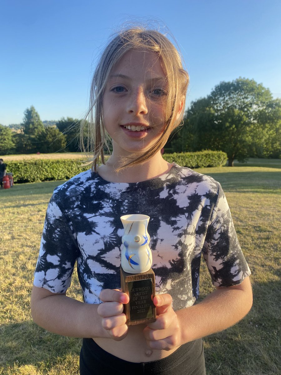 Laura__Fall's tweet image. Incredibly proud of Laila tonight for being nominated as a finalist and representing @OPA_KHG at the Outwood Artist of the Year competition. 

The art on display from all finalists was outstanding and we were privileged to be invited to such a lovely celebration of talent.