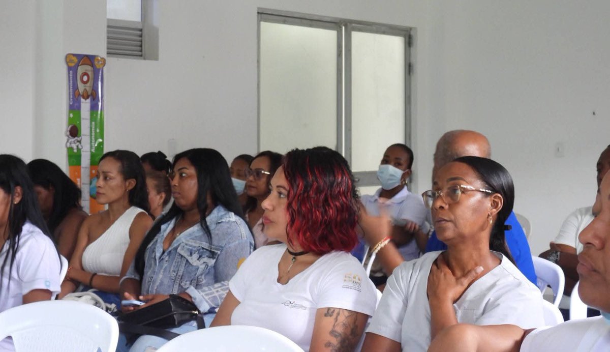 CHDN1's tweet image. 🙋🏼‍♀️🙋🏾‍♂️ Por una mejor atención, la ESE CHDN realizó una jornada de formación en Guías de Práctica Clínica (GPC) para fortalecer la calidad del servicio, optimizar el desempeño del personal e impactar positivamente en la seguridad y experiencia del paciente.
#JuntosPorTuSalud #Salud