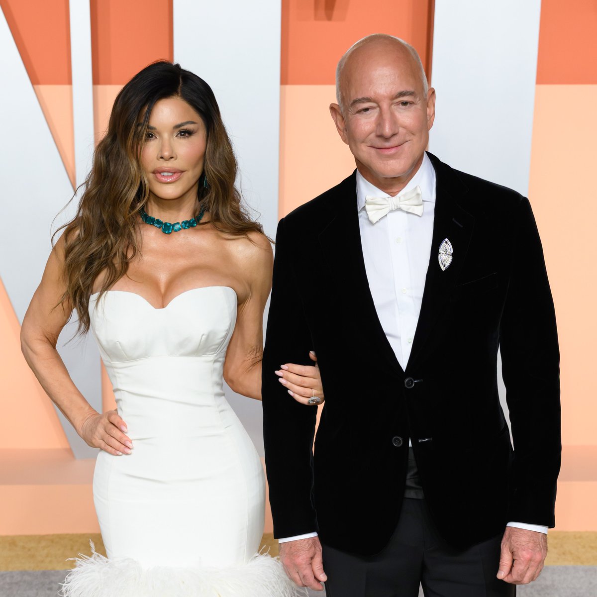 Jeff Bezos just cashed out $665M in Amazon stock!  This adds to his massive $15B+ sell-off in 2025 alone.  Is the billionaire prepping for something big? A new venture, Blue Origin push, or just... Amazon shares still soaring—$AMZN up 30% YTD!  

 #Amazon #Bezos #StockMarket