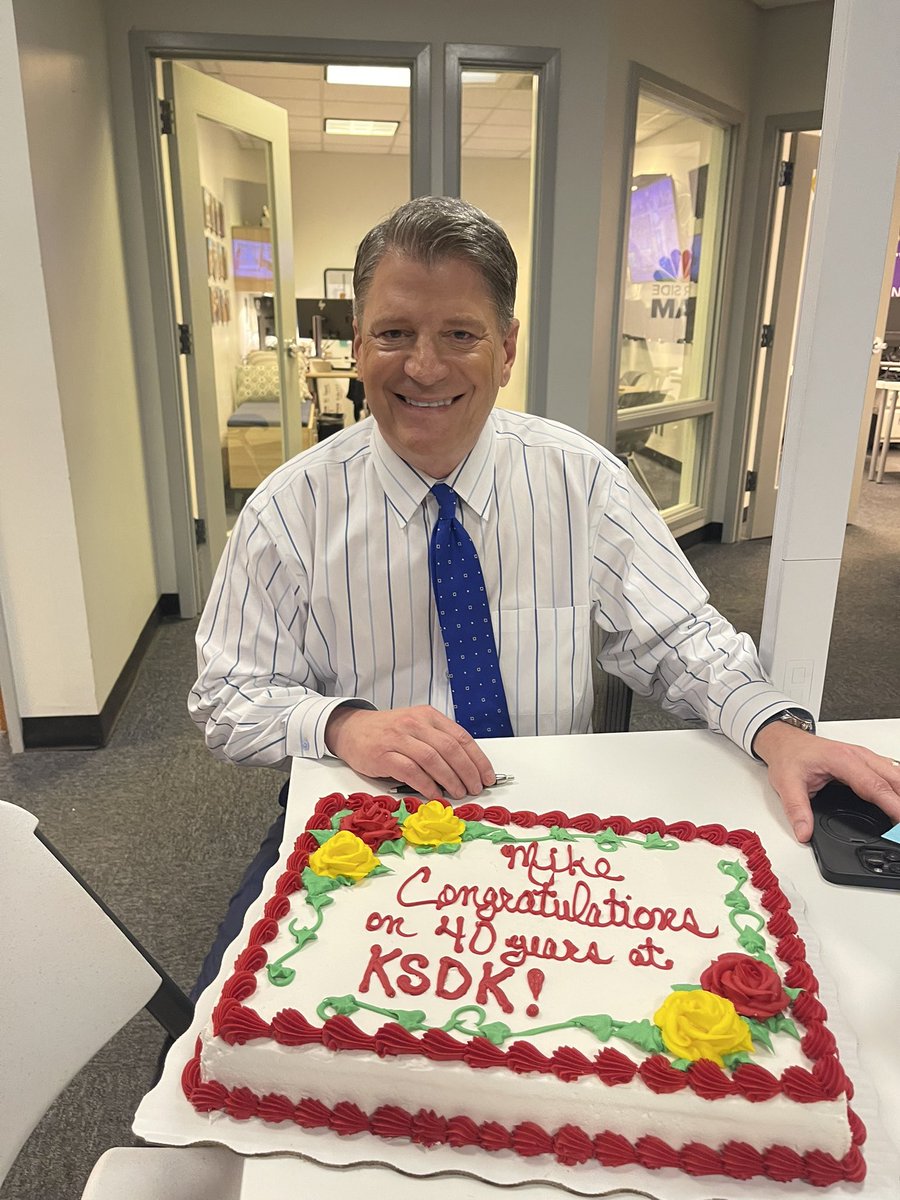 LcBarczewski's tweet image. Today we celebrate @mikebushksdk who’s been here for 40 years! I never imagined I’d be anchoring next to this great journalist. Mike, thank you for being my cheerleader in the rooms I’m not in. Thank you for your guidance and advice!
