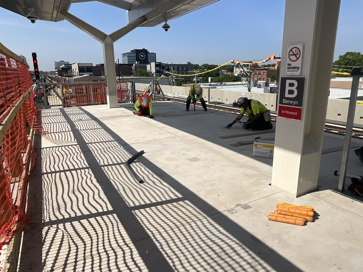 CTARPM's tweet image. Need some room to breathe? Our new station platforms are wider to more comfortably accommodate riders. Are you looking forward to riding with us again at Lawrence and Berwyn starting July 20? #CTARPM