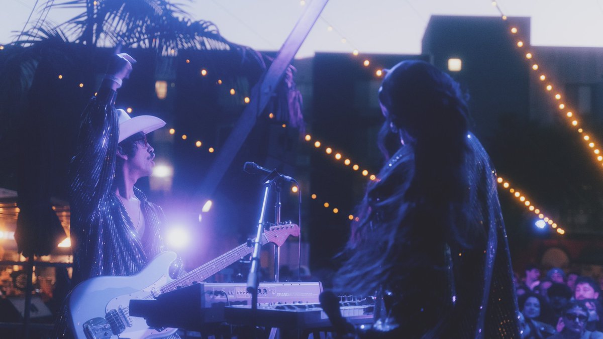 Concert Updater (@concertupdater) on Twitter photo Fans packed San Diego’s <a href="/QuartyardSD/">Quartyard</a> this past Saturday for <a href="/buscabullamusic/">Buscabulla</a>'s hypnotic Se Amaba Así tour stop. Check out <a href="/rckyb/">ricky</a>’s full gallery on concertupdater.com/buscabulla-202… Fans packed San Diego’s <a href="/QuartyardSD/">Quartyard</a> this past Saturday for <a href="/buscabullamusic/">Buscabulla</a>'s hypnotic Se Amaba Así tour stop. Check out <a href="/rckyb/">ricky</a>’s full gallery on concertupdater.com/buscabulla-202…