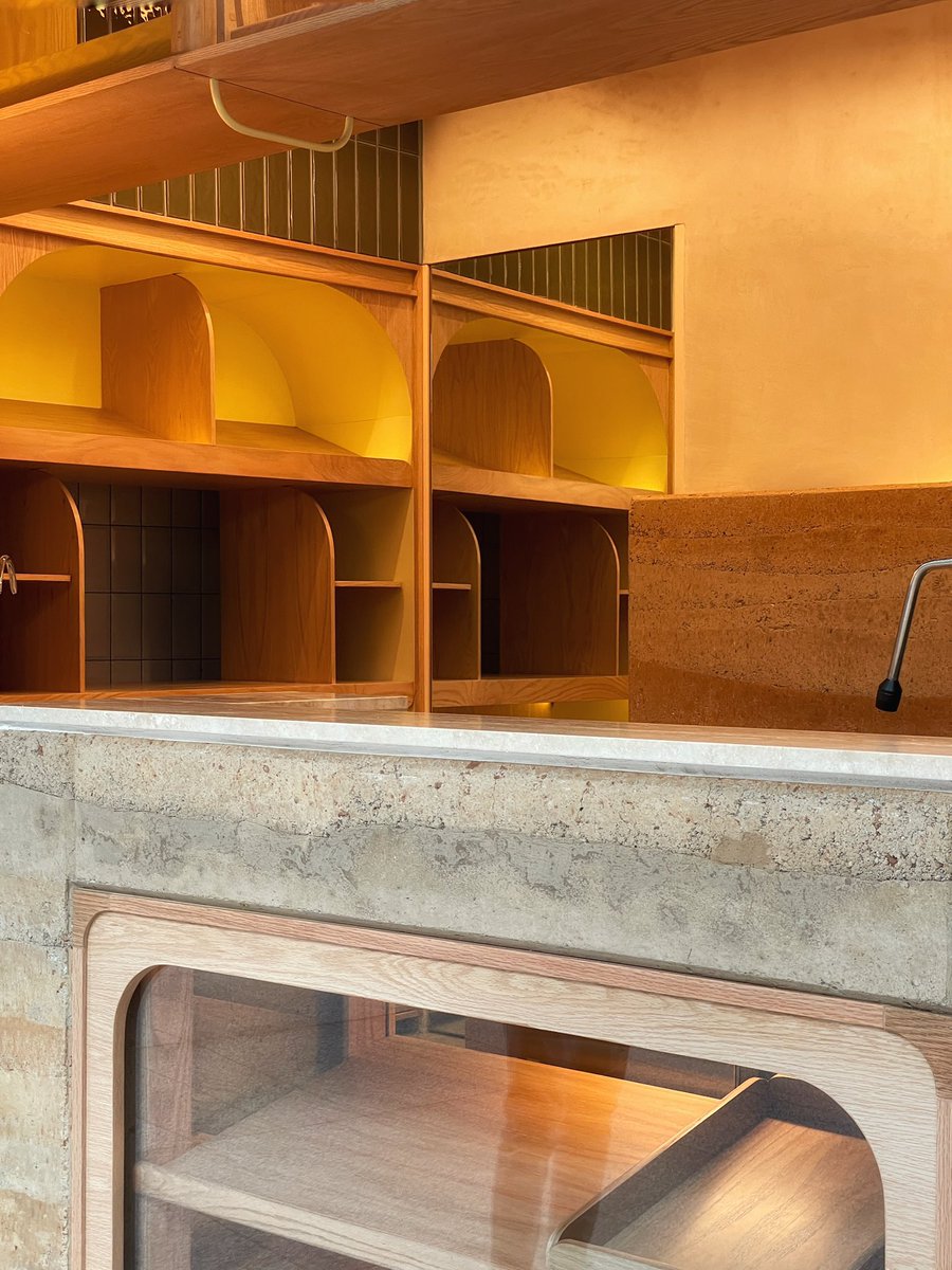 Texturas 
Panadería Mazarina 
Proyecto y obra por #santorojo
Tierra compactada por Base Bioarquitectura.