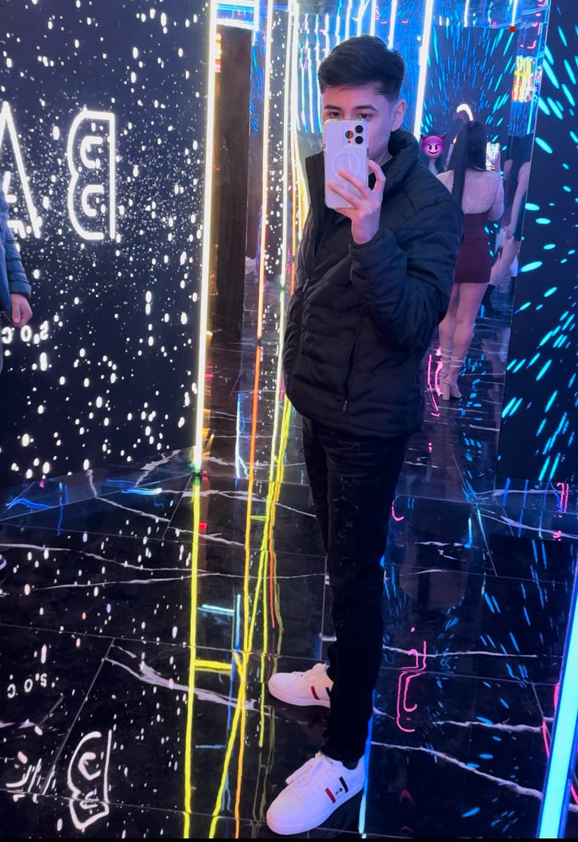 Yo me siento como Tony montana, como tony montana con mi tres palo encima y mis cuatro cubana 😜🥳