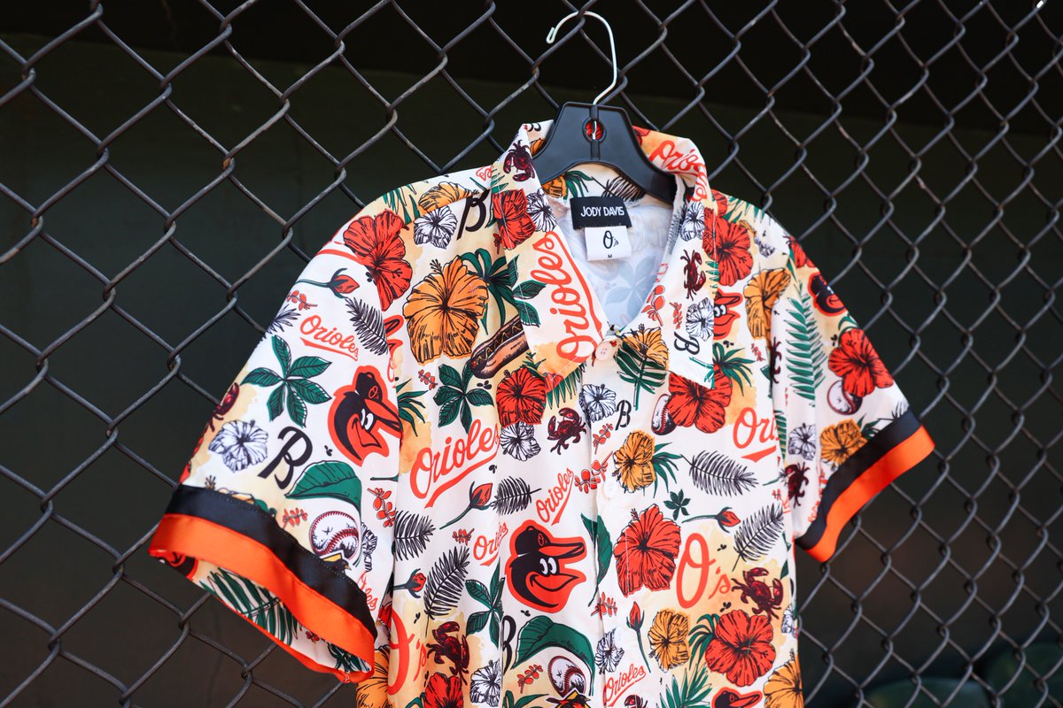 OsCommunity's tweet image. We've teamed up with Baltimore-native Jody Davis to design exclusive pieces inspired by our iconic Birdland Hawaiian Shirt!
Fans can bid on the one-of-a-kind items at Saturday's game, with all proceeds benefiting Baltimore Design School.
orioles.com/tickets