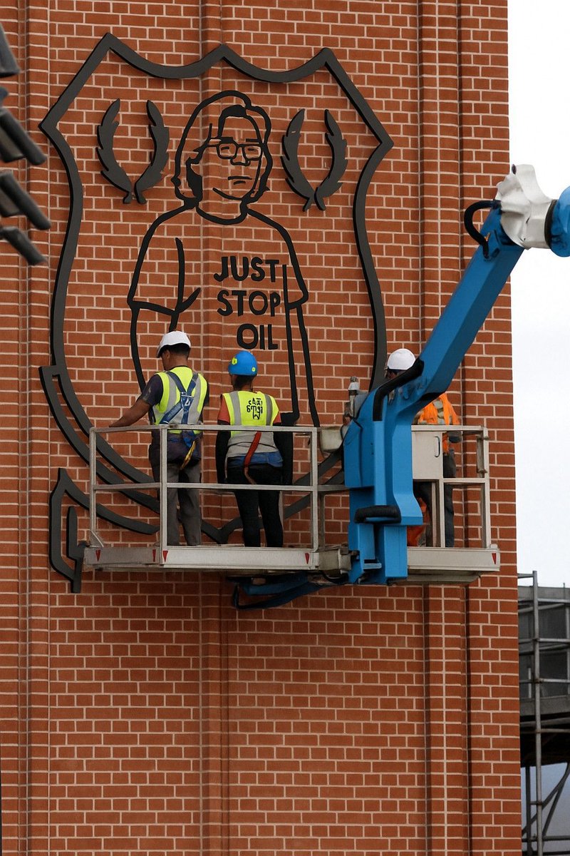 AnonymousBlue6's tweet image. #BramleyMoore #Everton 😂