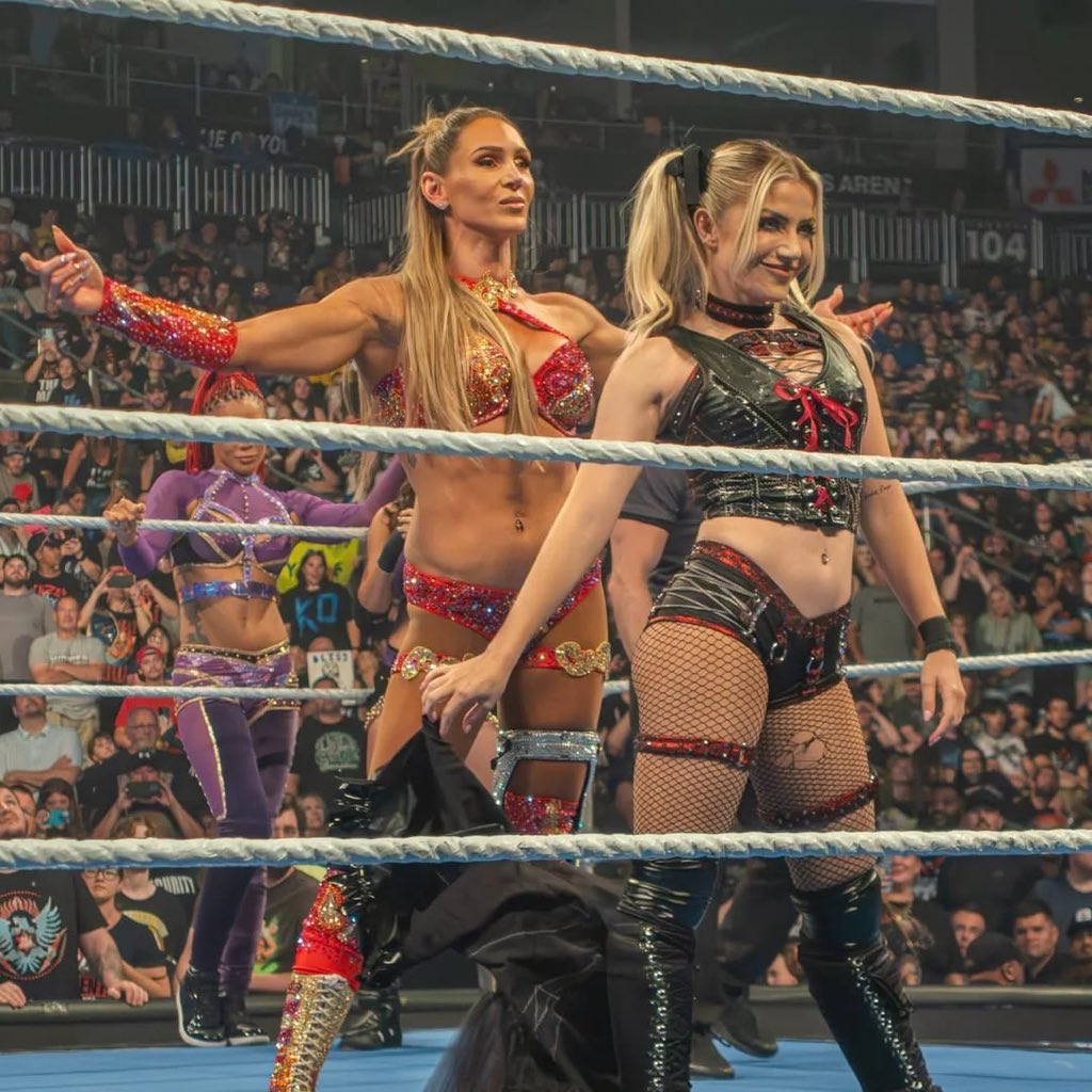 #365DaysofBliss✨️
Day 1️⃣8️⃣9️⃣
Post a Fav Pic/Gif of <a href="/AlexaBliss_WWE/">Lexi (Kaufman) Cabrera</a> 😇/😈