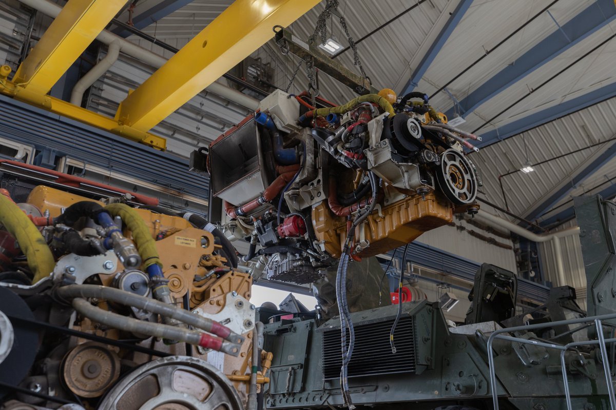 iiiarmoredcorps's tweet image. At Fort Bliss, Soldiers from 2SBCT keep Strykers mission-ready under JTF–Southern Border. Through disciplined maintenance and teamwork, we stand ready to secure our nation’s borders.
#IIIArmoredCorps | @4thInfDiv | @USArmy | @FORSCOM