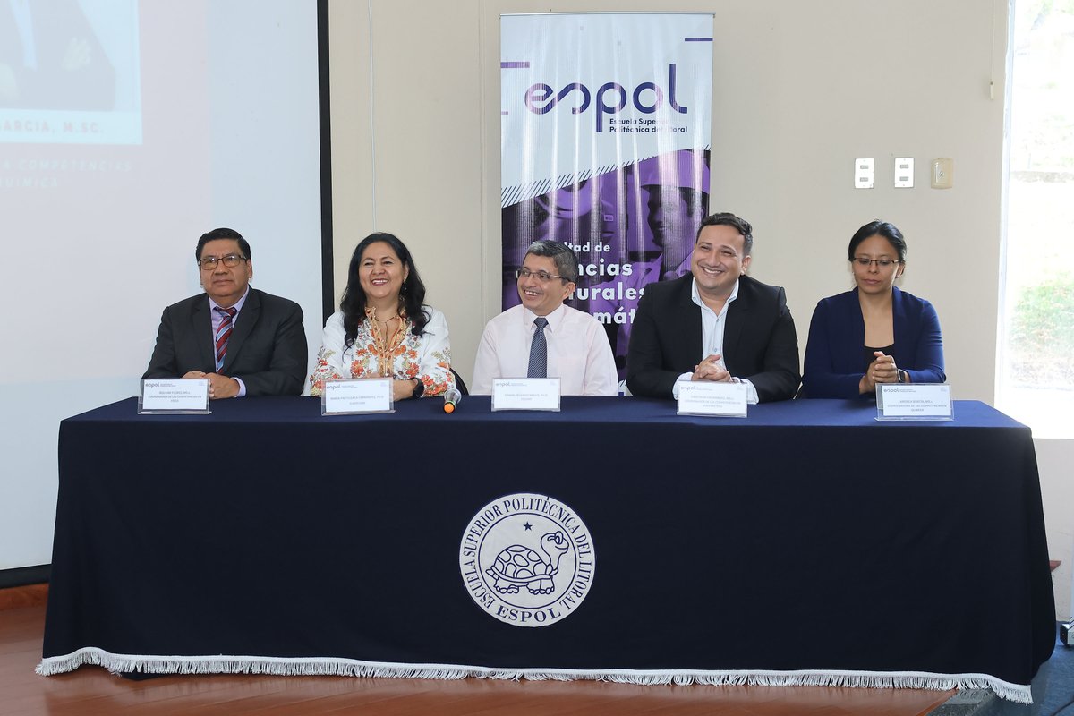 Como #ESPOL nos esforzamos por impulsar el pensamiento científico en los jóvenes, por eso organizamos las Competencias en Ciencias FCNM y las Olimpiadas Kanguro Matemático, en las que participaron 2.596 niños y jóvenes de escuelas y colegios del país🇪🇨. 
Revisa aquí la nota de