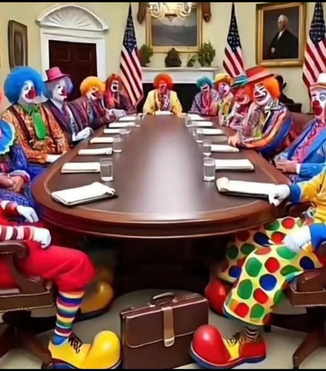 <a href="/ProudElephantUS/">Proud Elephant 🇺🇸🦅</a> I fixed the <a href="/realDonaldTrump/">Donald J. Trump</a> cabinet picture👇