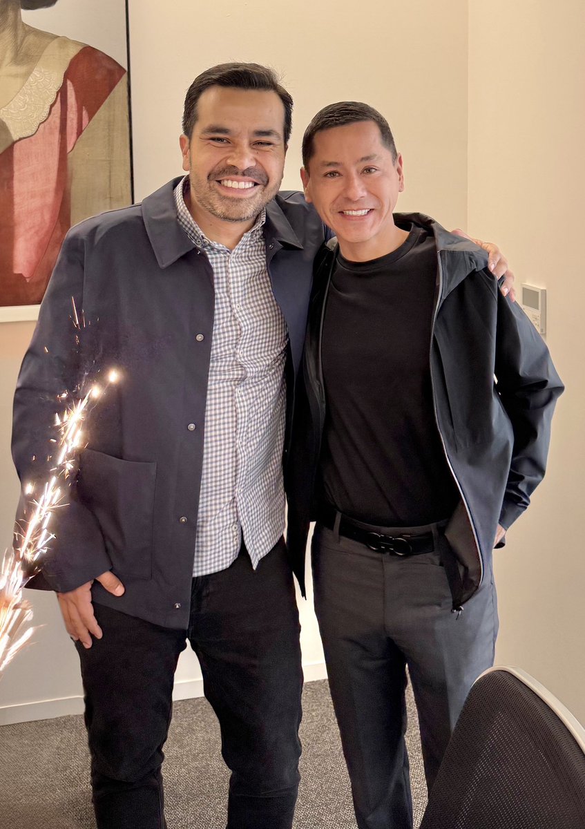 Pasa una muy feliz celebración de tus 40 años de vida, mi querido amigo. ¡Que vengan muchos más, llenos de salud! 🤗🎂