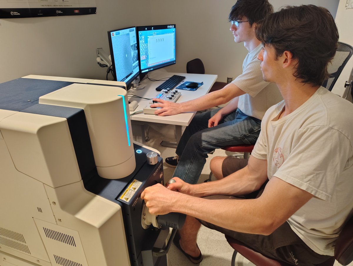 BiotechUNL's tweet image. It was buzzing in the Microscopy Core today!
🔬Morning: Users imaging biological samples
🔬Afternoon: engineers exploring identification of microplastics, time-course nanofluid flooding & 3D-printed structures.
Love seeing high schoolers to postdocs diving into science together.