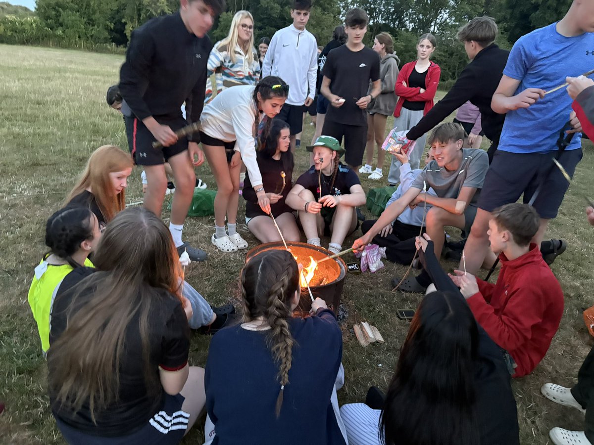When you’ve smashed Day 1 of your qualifying expo and are treated to marshmallows (complete with sticks expertly fashioned by Mr Parker) 🔥🙌
