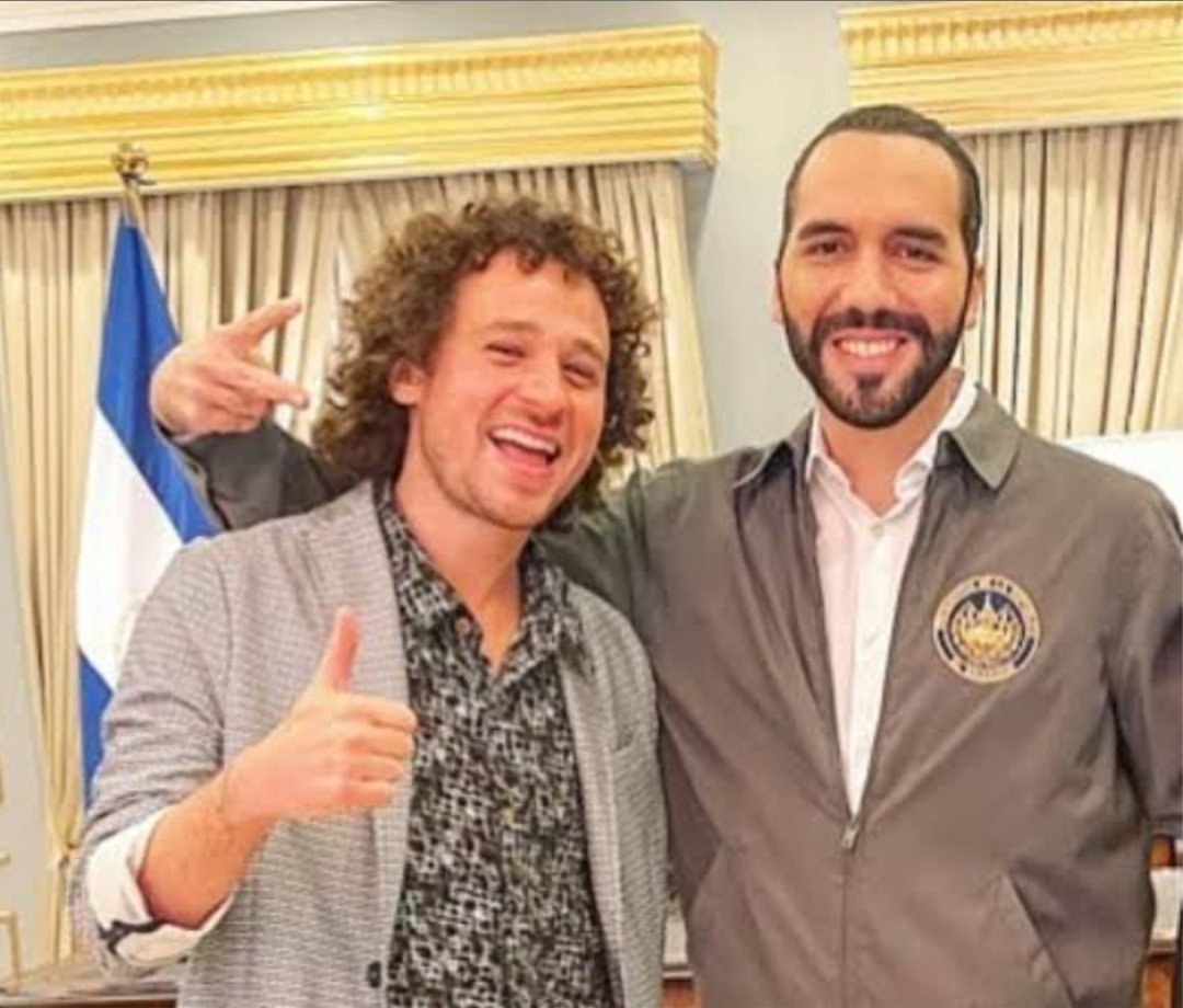 🚨 La imagen más ASQUEROSA que verás hoy

El Mercenario de la Derecha <a href="/LuisitoComunica/">Luisillo El Pillo</a> con el Narco Dictador <a href="/nayibbukele/">Nayib Bukele</a>...