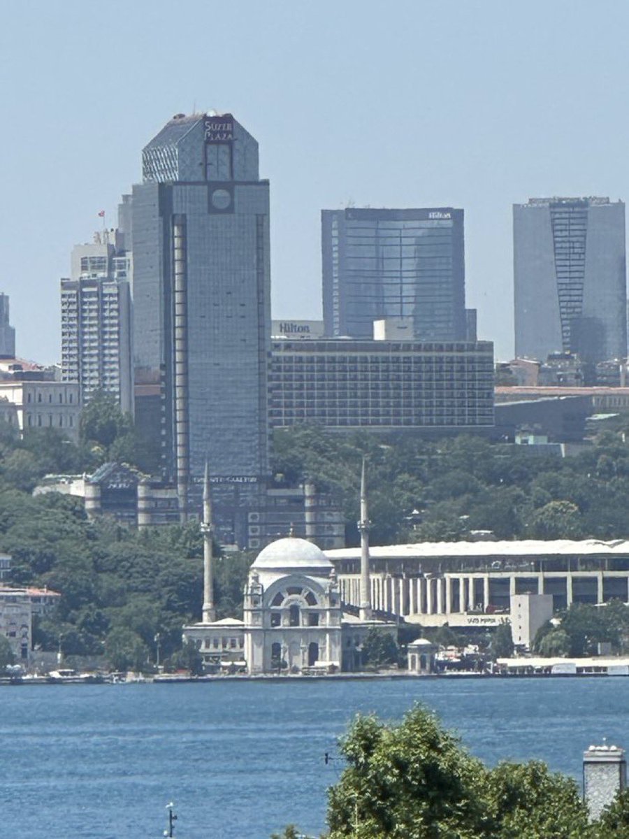 Kardeşim <a href="/keremakturkoglu/">Kerem Aktürkoğlu</a> 

BEŞİKTAŞ’ GEL, AŞKA GEL. 

Stadının yanında camii olan tek kulübüz. Cuma namazını Dolmabahçe’de kılacağız.