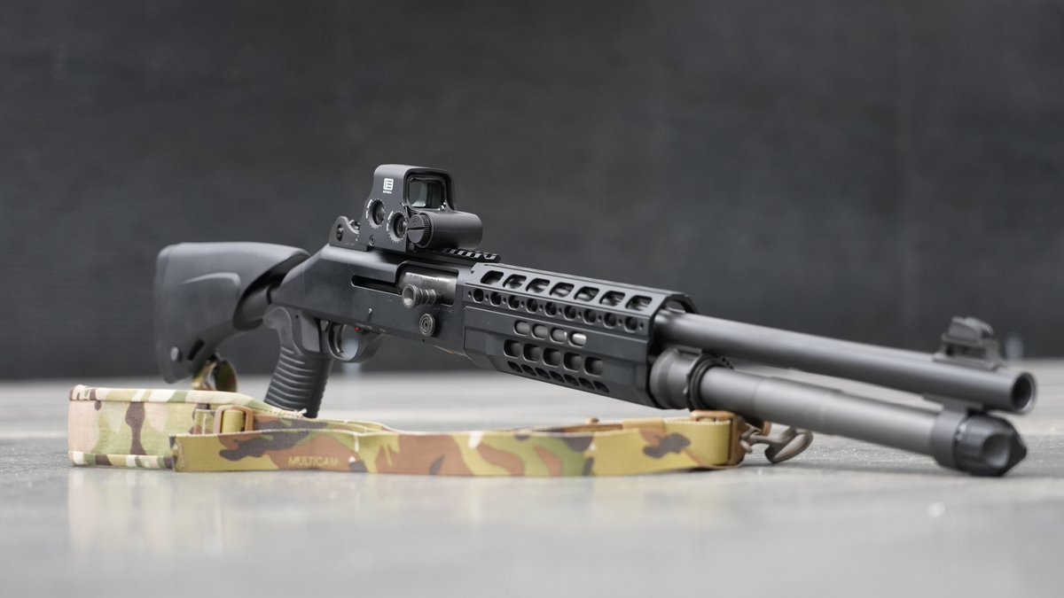 WBArmory's tweet photo. You have to admit...this is pretty cool. Do you run a sling on your shotguns?

@Benelli_USA  M4
@EOTECHInc XPS Holographic Sight
Edgar Sherman Design Padded Sling https://t.co/NMPNiEEGP8