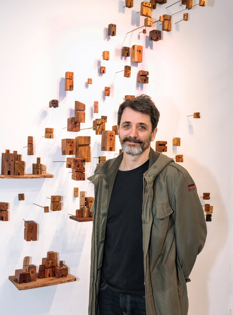 Muchas gracias a los que vinieron a brindar con nosotros en la inauguración de RIESEN (Gigantes) de Juan Pablo Cambariere el sábado. Pronto vienen más fotos! Se puede visitar la exposición de martes a sábado 16a19hs en Uriarte 1490. MAÑANA FERIADO ABRIMOS!!! foto <a href="/MarianoSanjiao/">mariano sanjiao</a>