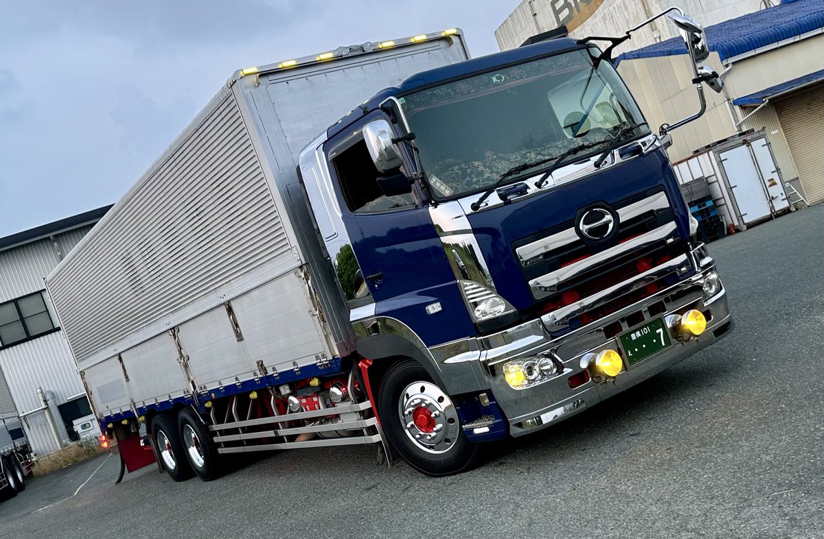 おはようございます☀️
夕方洗車して綺麗にしたし
燃料入れてぼちぼち長野原村向け🚛