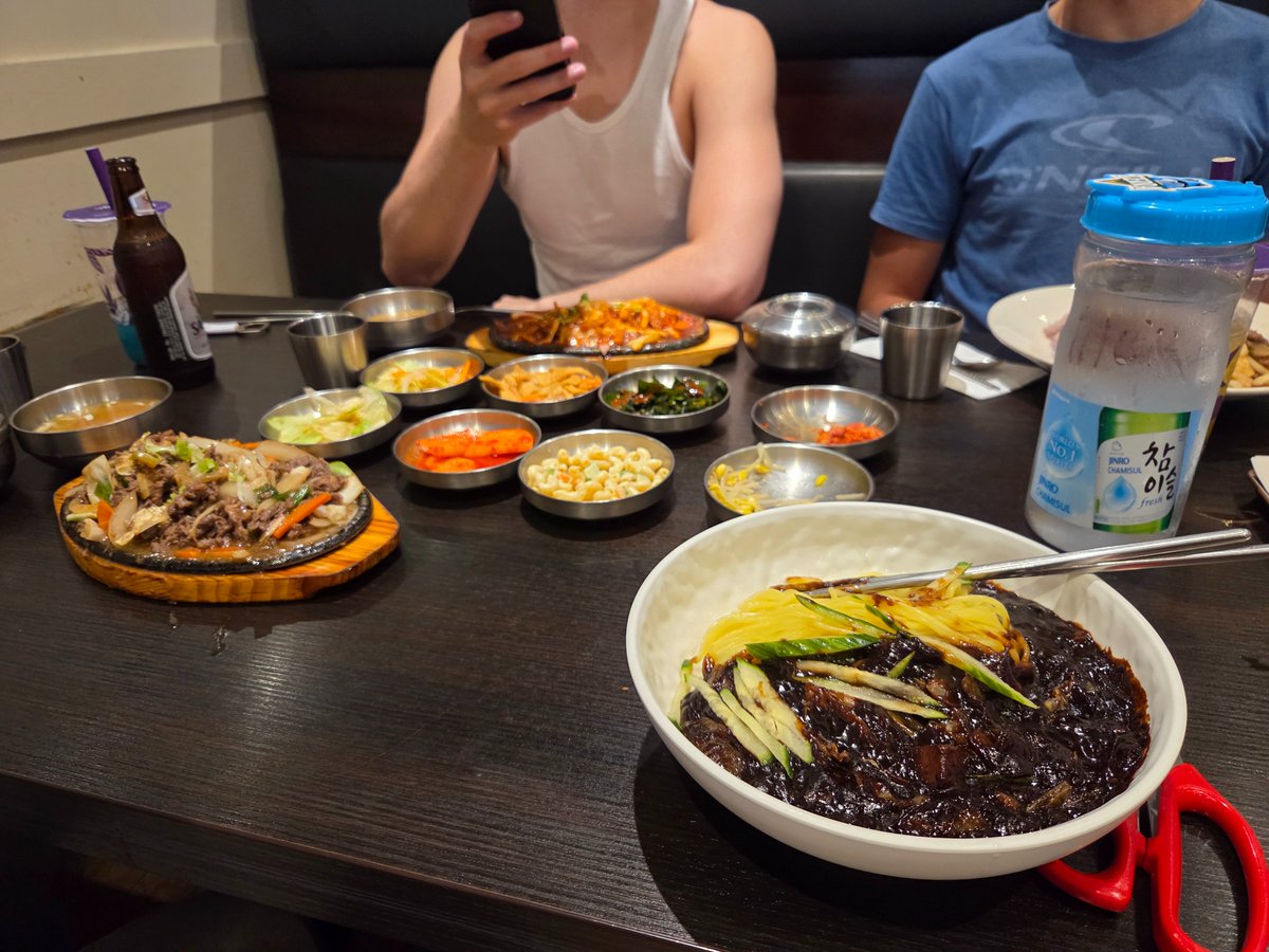 Enjoyed Goml, avoir autant de joueurs qc à un supermajor était vraiment drôle.

J'ai fait mon seed (mid) mais l'expérience de spectateur était insane en tant que personne qui suit la scène compétitive depuis 2019.