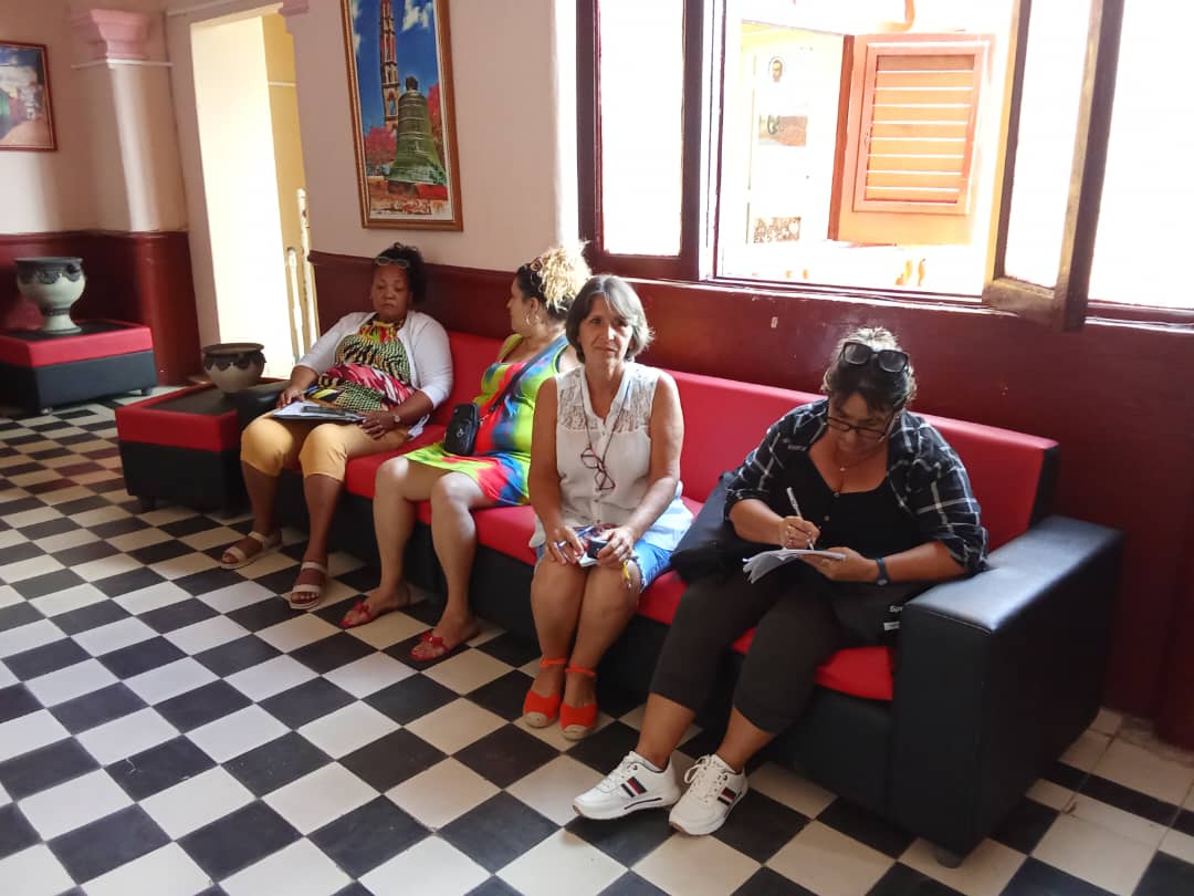 Como parte del sistema de trabajo, participan  delegados de la Asamblea Municipal de SS en el despacho de planteamientos. #PoderPopular 
#SanctiSpíritusEnMarcha