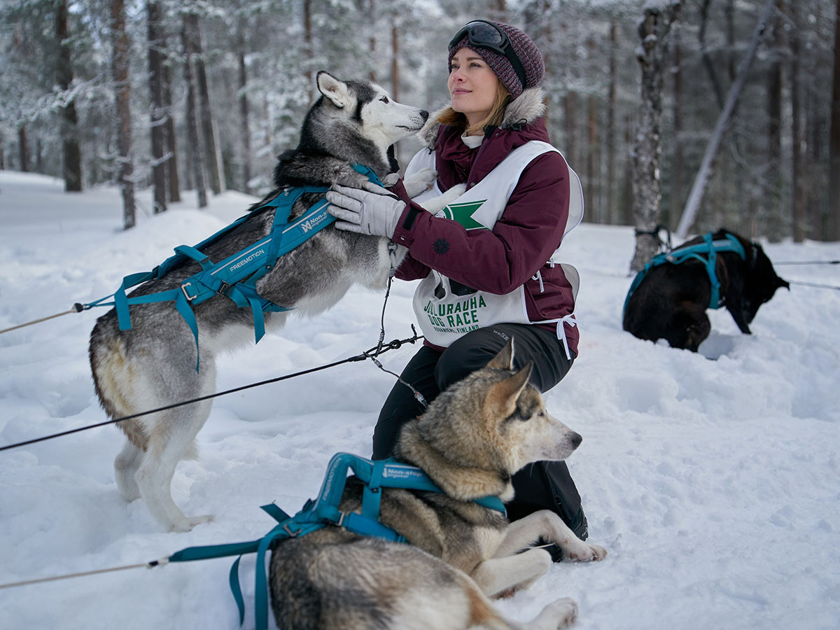 Can underdog Anya win a sled dog race and honor her father's memory? 🌨️ 🛷

Find out on #HallmarkPlus when you watch #TheFinnishLine this #ChristmasinJuly!