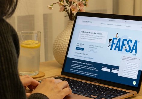 A new law enacted by President Trump will overhaul the federal student aid system. 

Here's what student loan borrowers need to know: 
credible.com/student-loans/…