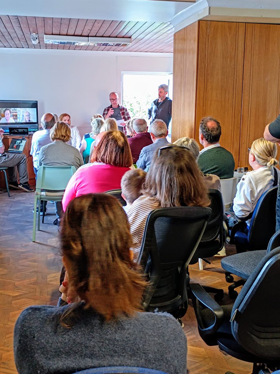 Great turnout at meeting tonight on #Drones.  #D15 community is getting organised. Already doorknocking, surveys being done on noise, privacy, social cohesion, jobs. Time now for the voice of the community not just Manna &amp; Deliveroo, the companies profiting off fast food drones
