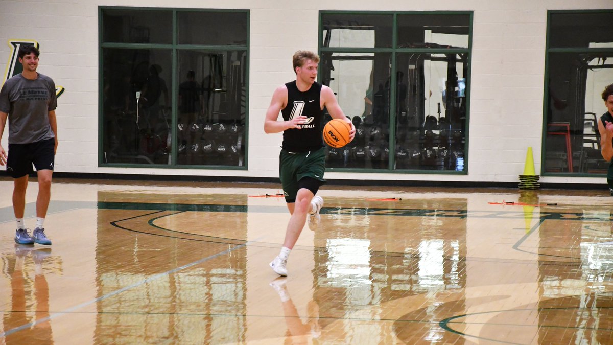 Day 2⃣ in the books🏀🐬

#PhinsUp