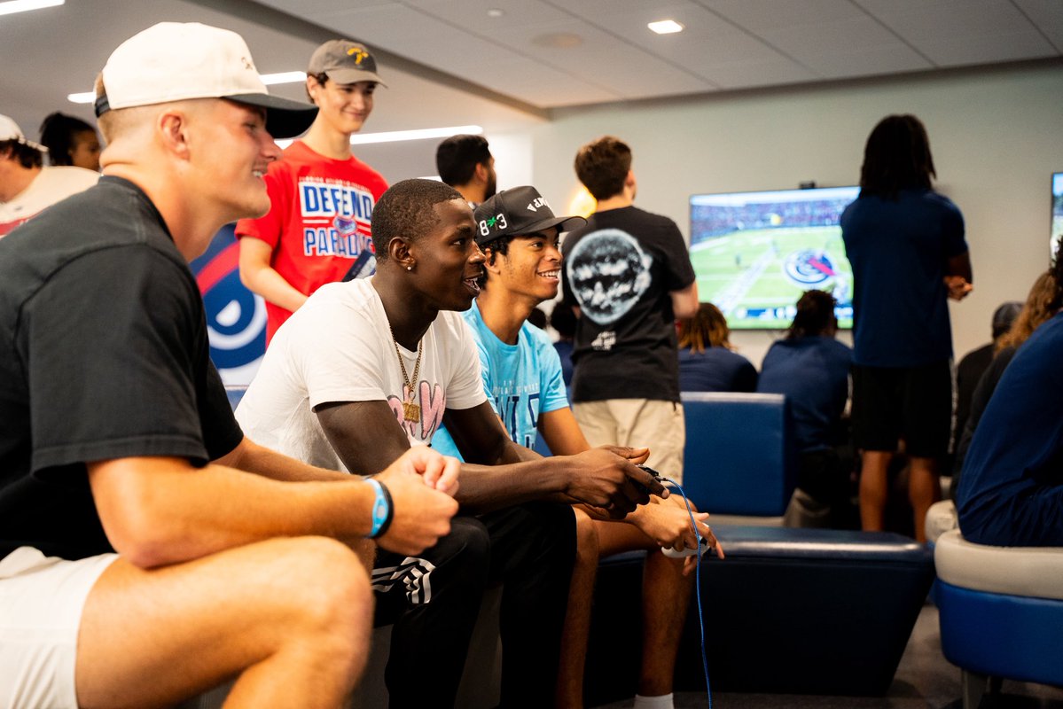 FAUFootball's tweet image. Thanks for gaming with us, Owl Nation! ๐ฎ
@EASPORTSCollege Launch Party was a success โ
#WIP๐๏ธ | #CFB26