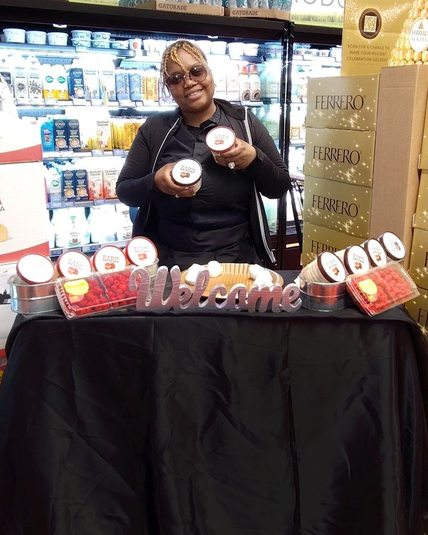 polarisbrandpro's tweet image. Some sweet @everyBARIS throwbacks for #NationalRaspberryDay! The most delicious frozen combo of raspberries dipped in chocolate - straight from the freezer section of the store &amp;amp; introduced by our #promoteam to grocery shoppers about to discover their next favorite treat. ❤️