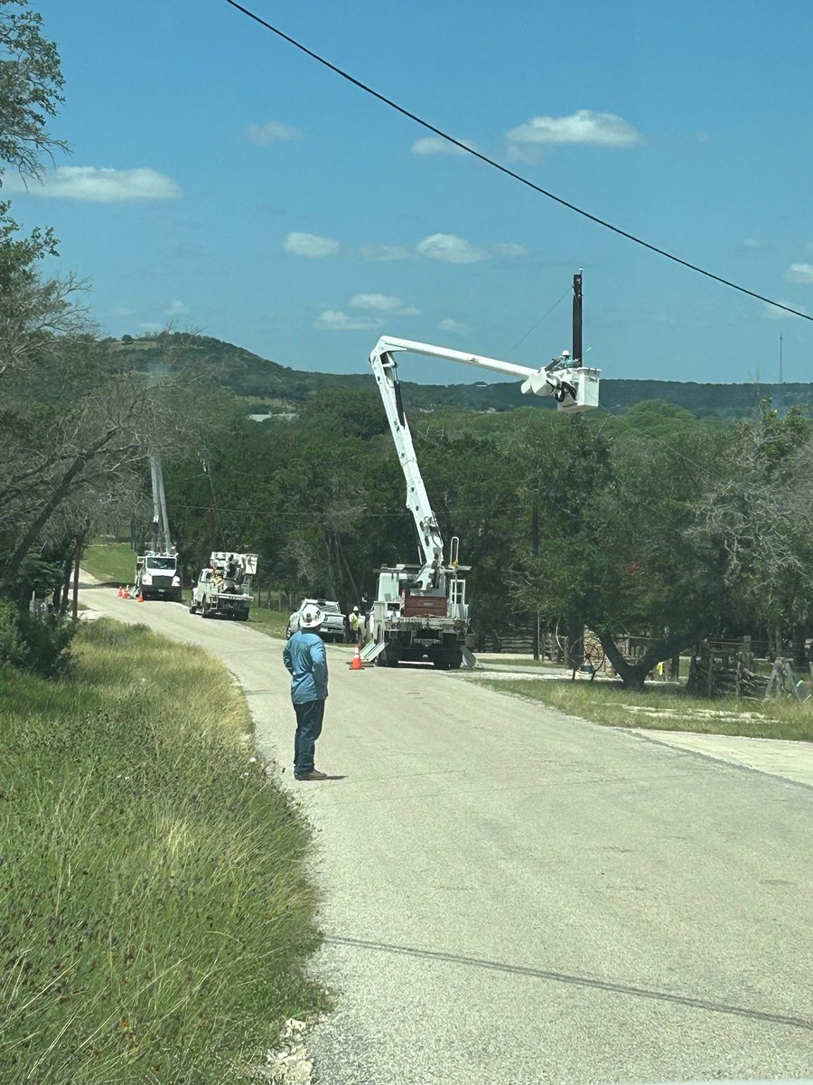 📞 If you are still without power, contact our Customer Service at 830.257.3050.
 
🚧 Our communication system in Hunt was damaged from 🌊, so we want to ensure we’re aware of anyone still without service. ⚡ Crews are making progress &amp; restoring power where it’s safe to do so.