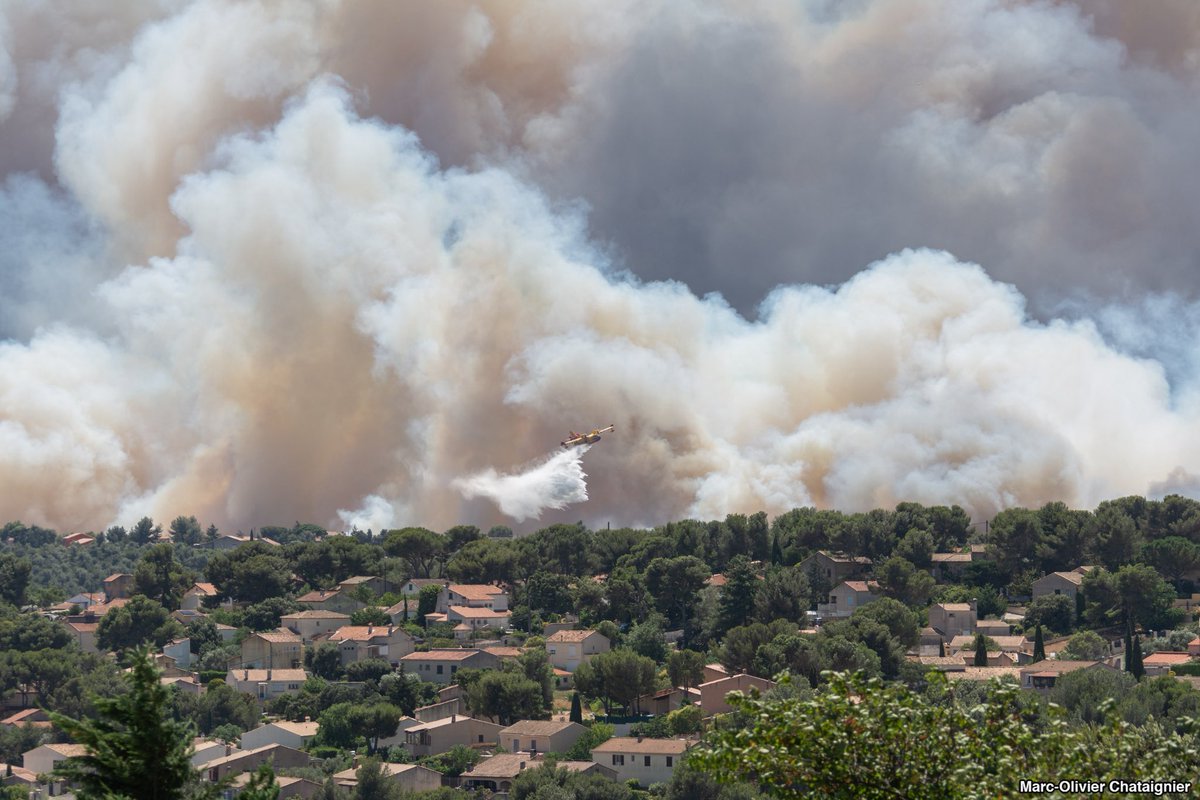 🔥 Retour en images sur le feu de forêt aux Pennes-Mirabeau.

- 700 hectares parcourus 
- Plus de 1000 pompiers mobilisés 
- Différents moyens aériens 

#feudeforet #fdf #pennesmirabeau #marseille #pompier #bmpm #photo