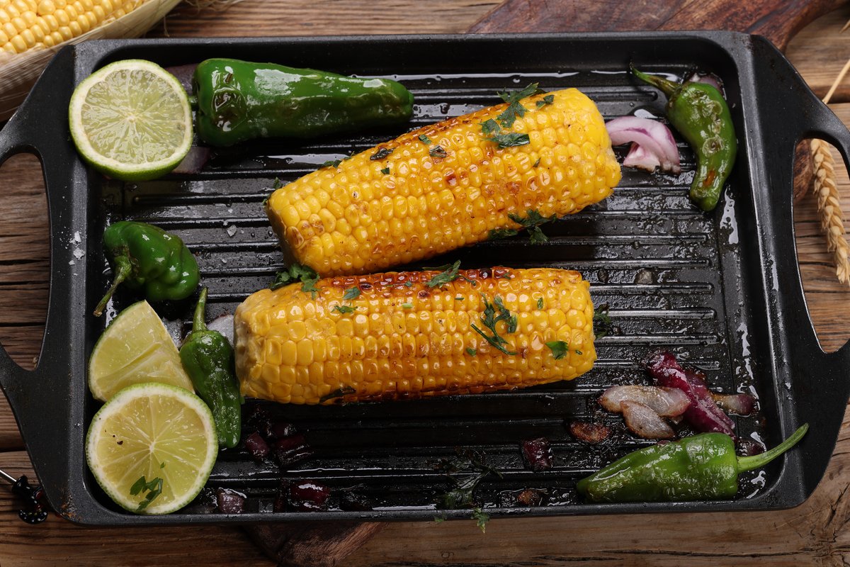 Grilled corn on the cob is a summertime favorite. We're sharing a flavorful jalapeño-lime with garlic and paprika butter recipe to add a new twist to #CornOnTheCob. ow.ly/GfRP50WmENS