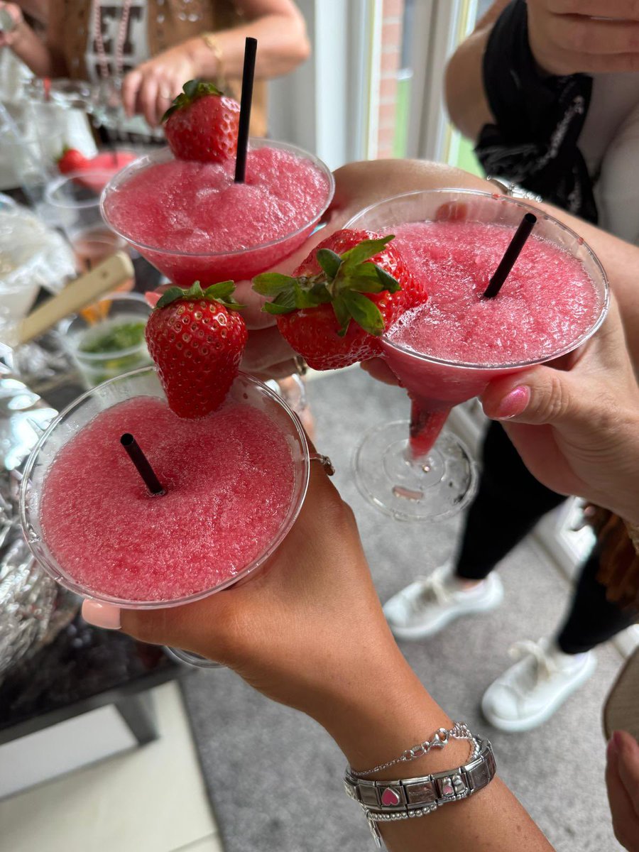nicolejaved's tweet photo. Hen weekend ❤️ 🤠 https://t.co/NRLDSBp2U7