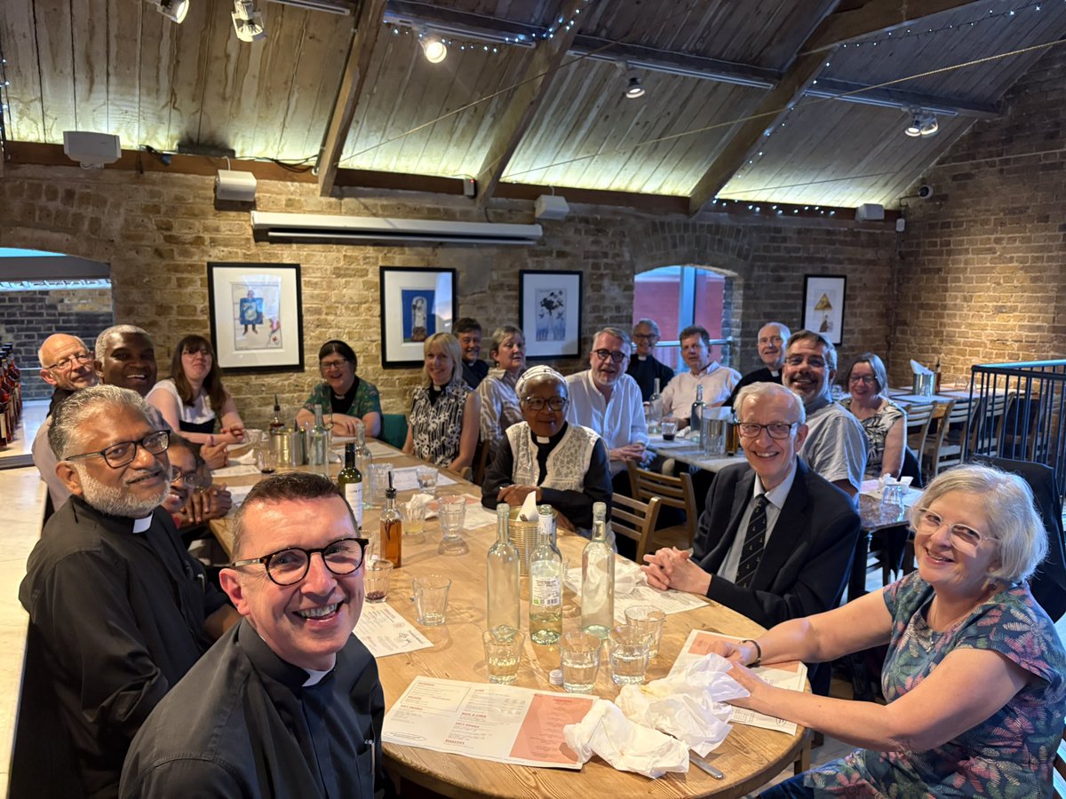 DeanSouthwark's tweet image. A real pleasure to take out our College of Canons for a chatty supper this evening