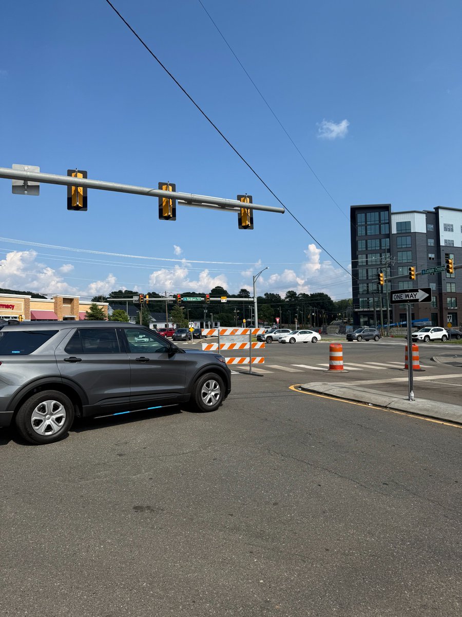 Three key storm recovery updates:

🚧 Eastgate Crossing is now closed to thru traffic

🌳 The Bolin Creek Trail is closed between Umstead Dr. &amp; Bolinwood Dr.

🛍️ Economic Recovery Center for affected businesses: carolinachamber.org/recover/

Learn more: townofchapelhill.org/government/new…