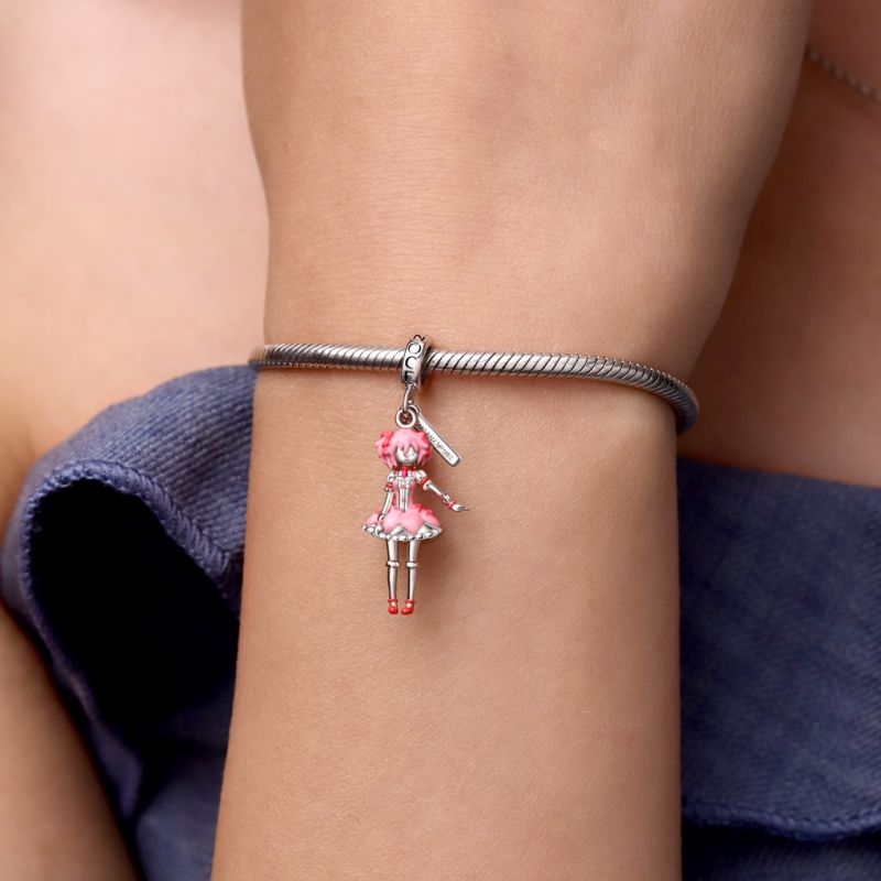 this madoka charm ?! (♡‿♡)