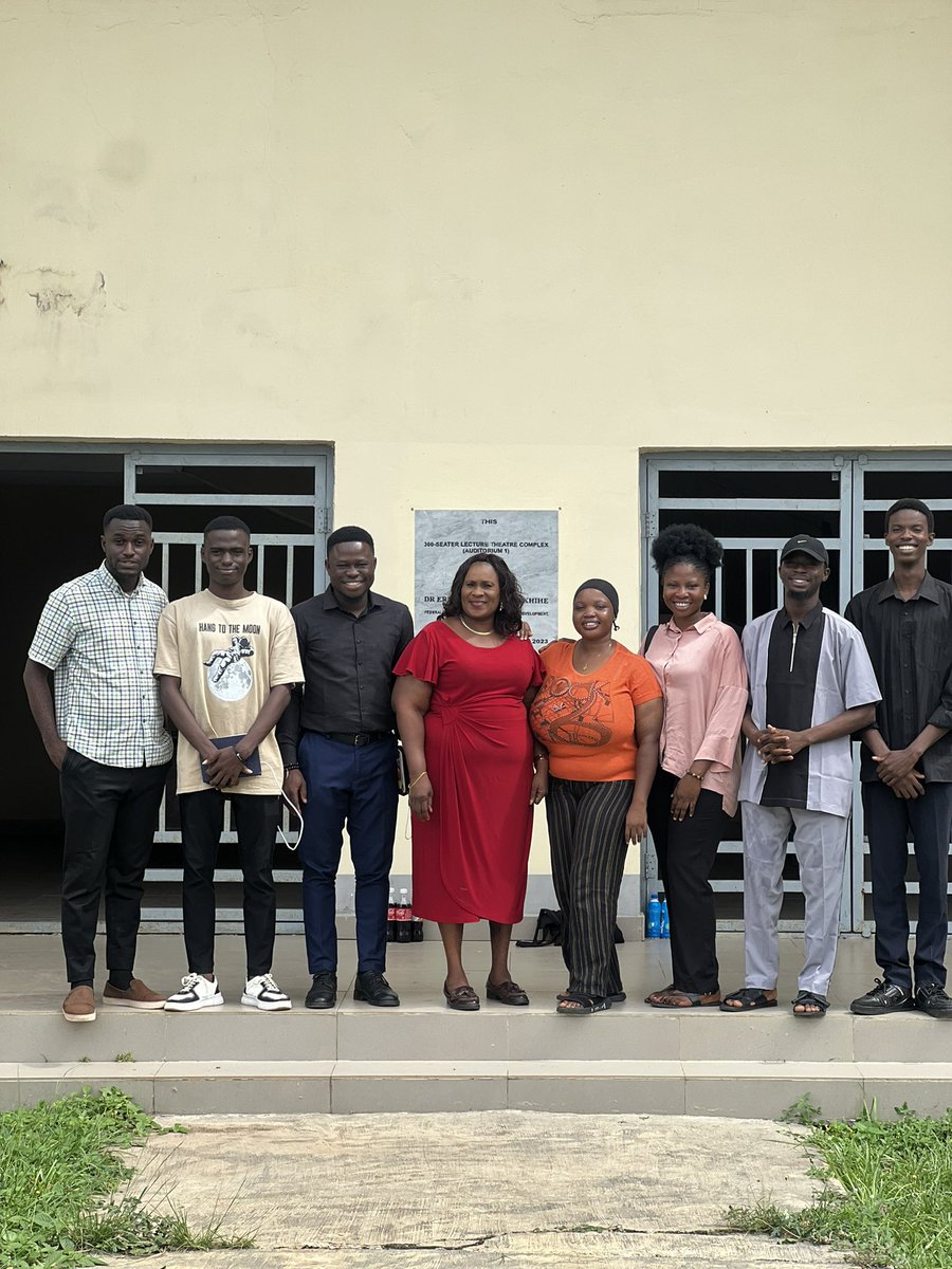 _LEKKYJOE's tweet image. On behalf of the newly inaugurated Student Union Executives and Principal Officers, I had the honor of leading a courtesy visit to the esteemed Matron of the Student Union, Mrs. Fashina. We were warmly received with warmth characteristic of a true mother figure.
She extended her…