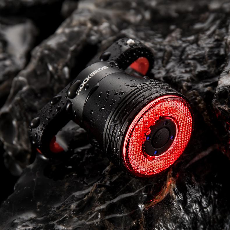 UnicunShop's tweet image. Brake like you mean it! 😎 Our Smart Bike Tail Lights automatically flash when you slow down, keeping you safe and visible on every ride.  unicun.com/product/bicycl… 🚲✨ #bikesafety #cyclinggear  #smartech