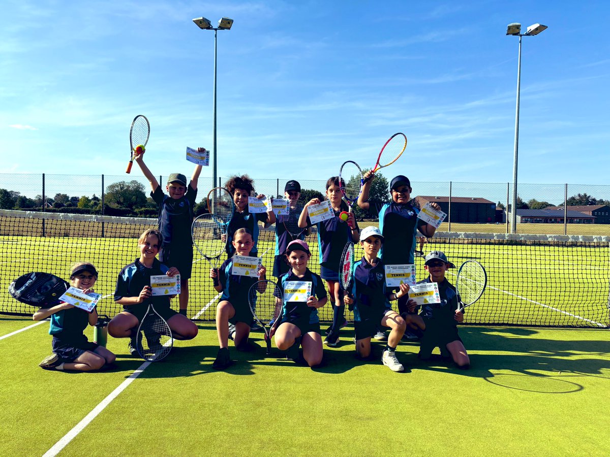 Laura Hardy tweet media