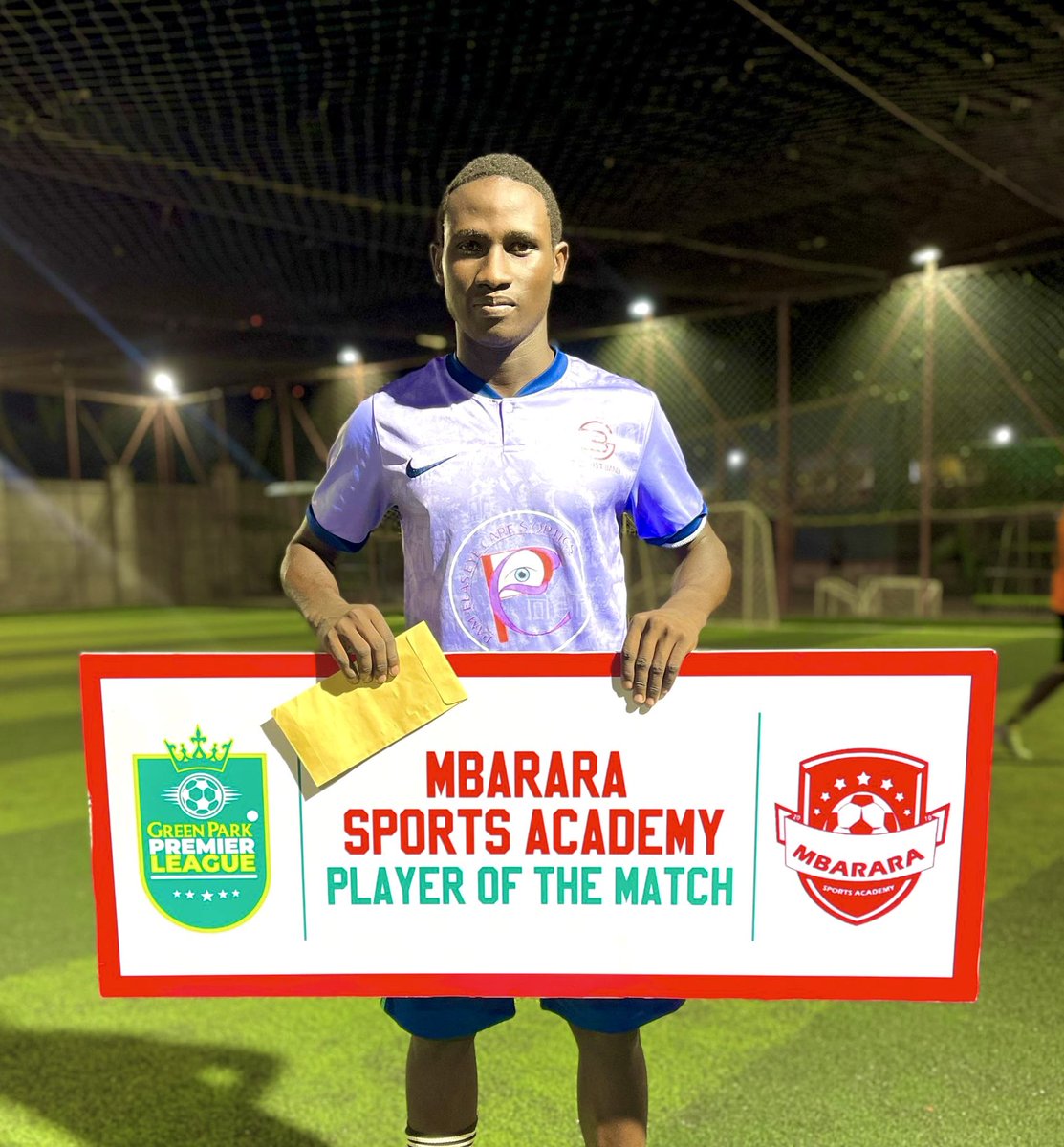 ❇️𝗙𝗨𝗟𝗟 𝗧𝗜𝗠𝗘❇️

Kiyanja Luxury 2:2 Gist Band 

Man of the Match COLLINS⚽️ 
🥂🍾🎊 

#GreenParkPremierLeague 
Get Your Game On💚💚