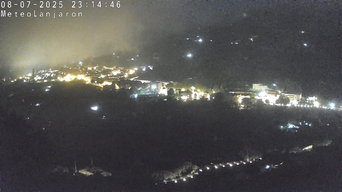 Vuelve la humedad en forma de nieblas procedente de la costa. A cuanto más altitud, es menor la humedad relativa. 95% en Lanjarón centro, 55% en la Chaparra-Haza Velica. Temperaturas en torno a los 20/22°C.